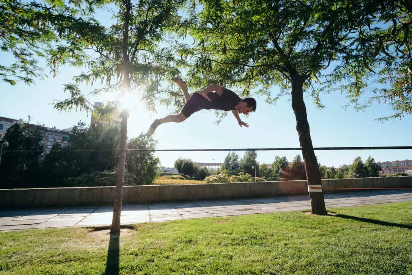 Trickline vs Slackline (Differences and How To Walk On Each)